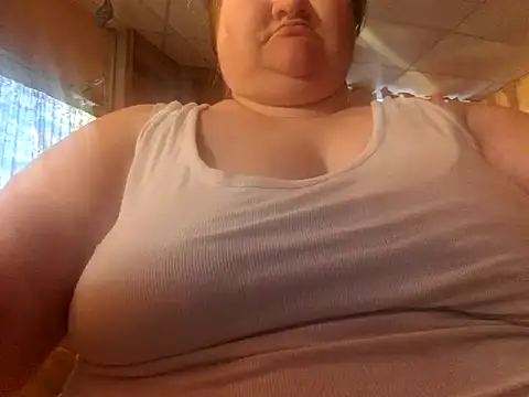 chrissybear84 online show from June 24, 11:53 am