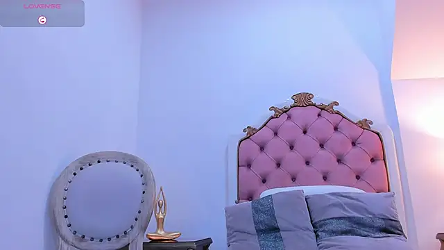 Snapshot of rebeca_watsson chatting on October 9, 12:09 pm rebeca watsson online show from October 9, 12:09 pm
