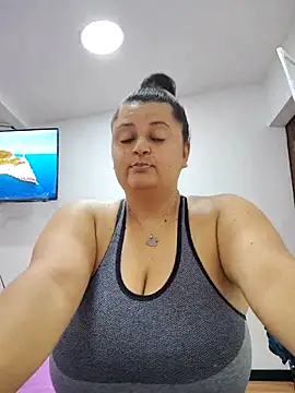 Snapshot of Miss_balloonsmila chatting on October 5, 5:07 pm Miss balloonsmila online show from October 5, 5:07 pm
