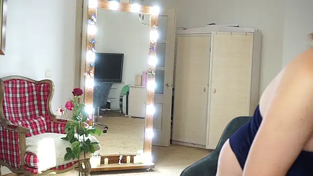 moonlight4u online show from November 8, 6:40 am