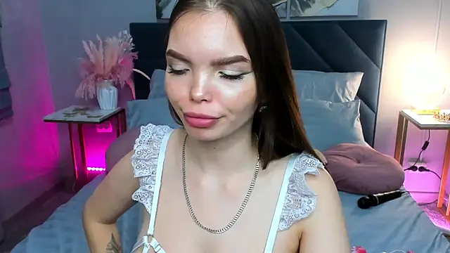 Curvy Dynamite  online show from September 10, 1:16 am