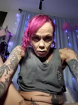 MommyMisfit online show from April 11, 1:26 pm