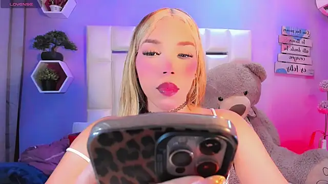 Aileen 18 online show from September 27, 7:15 am