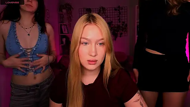 playful sophie online show from May 4, 7:50 pm