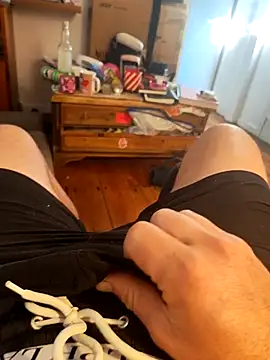 biggnipz online show from May 3, 6:28 am