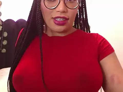 Snapshot of AmyBriiggs chatting on October 13, 3:31 am AmyBriiggs online show from October 13, 3:31 am