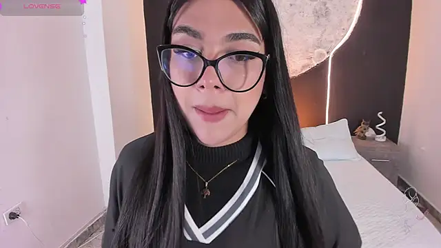 RoseCassie online show from November 26, 2:29 pm