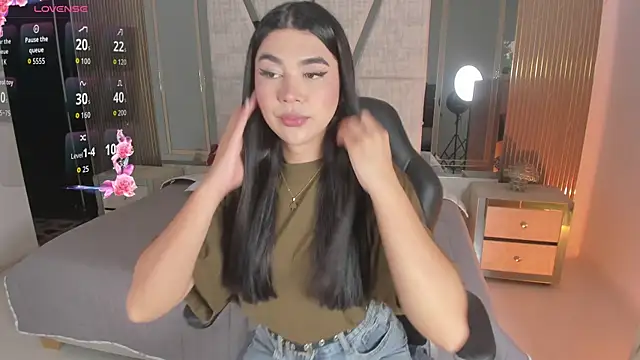 RoseCassie online show from June 24, 1:54 pm