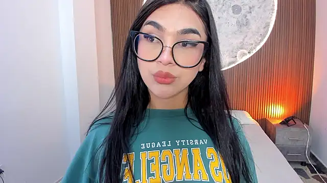 RoseCassie online show from March 9, 2:09 pm