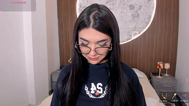 RoseCassie online show from April 22, 2:03 pm