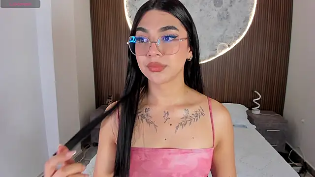 RoseCassie online show from February 19, 2:05 pm