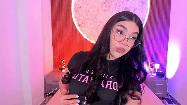 RoseCassie online show from July 18, 1:46 pm