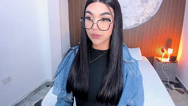 RoseCassie online show from April 27, 1:08 pm