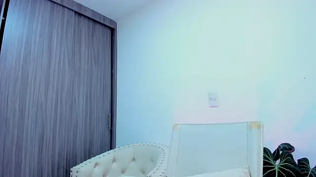 Sara Leblanc online show from October 1, 3:50 pm