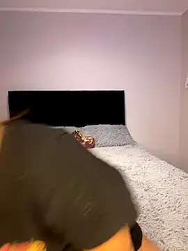 AlejandritaMilano online show from November 16, 1:29 am