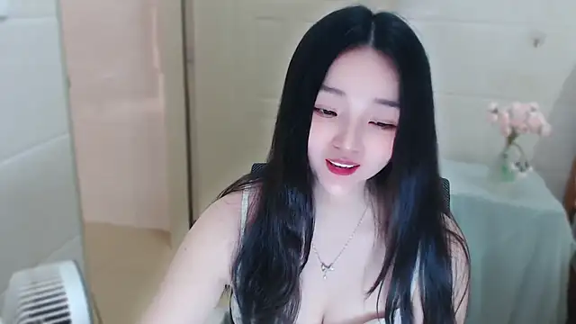 xiao-xiao-D online show from March 18, 5:45 am