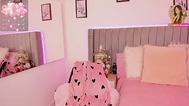 vanesa moon   online show from December 14, 1:55 am