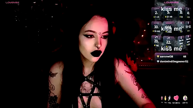 Snapshot of alexx_succubus chatting on October 19, 5:26 pm alexx succubus online show from October 19, 5:26 pm