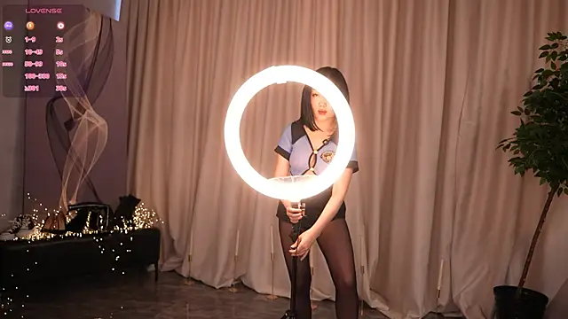 Amelyisthatyou online show from April 20, 3:42 am