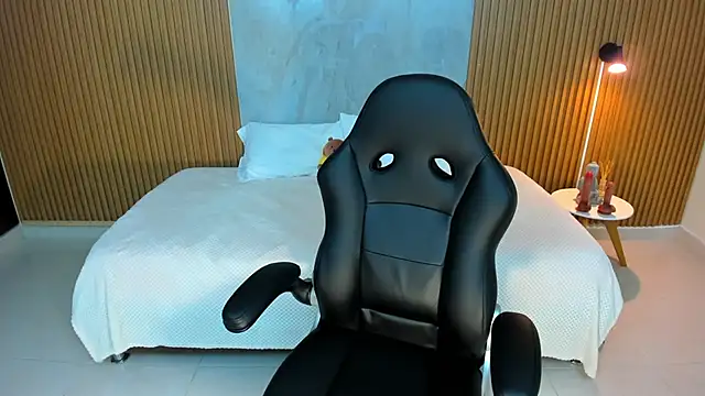 martina roldam online show from November 5, 9:53 pm