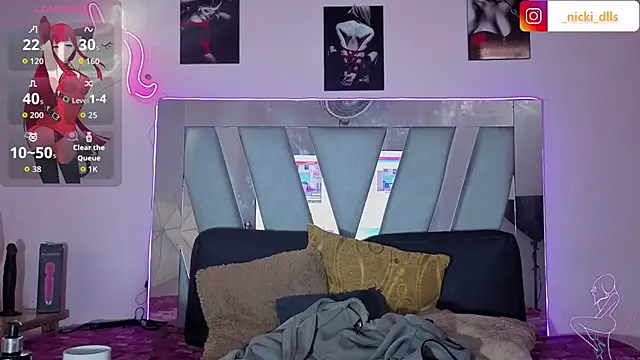 supradoll online show from October 13, 4:42 pm