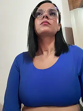 Snapshot of Abril_jones10 chatting on October 10, 10:14 pm Abril jones10 online show from October 10, 10:14 pm