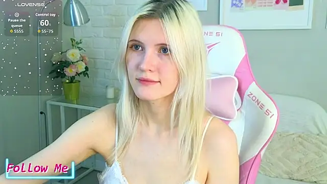 NellieLoyns online show from March 30, 5:23 pm