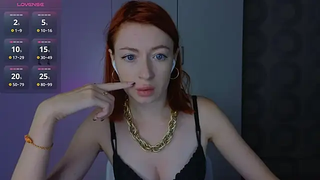 Cuteroxyfoxy online show from July 29, 6:02 am