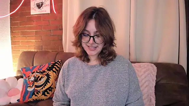 Hazelbrownn2000 online show from October 14, 12:13 am