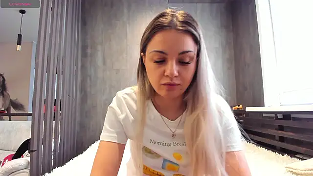 Mia   murrr online show from March 8, 3:21 am