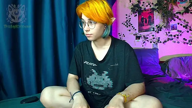 TrickyKitsune online show from July 4, 4:14 pm