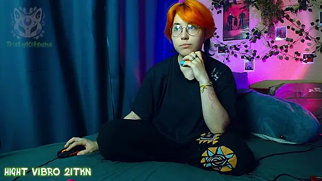 TrickyKitsune online show from July 9, 4:31 pm