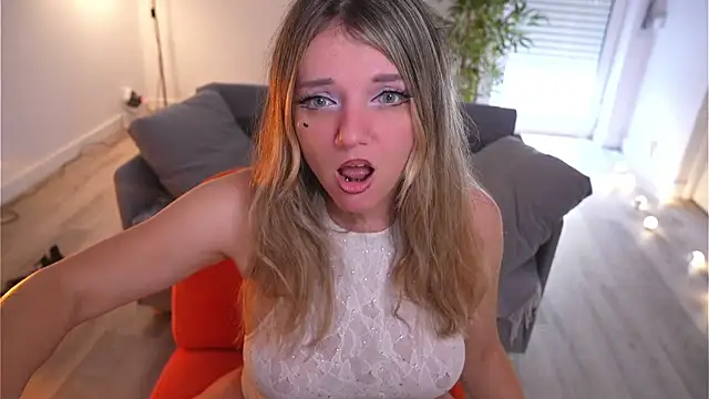 Magnetic Amy online show from June 5, 2:01 pm