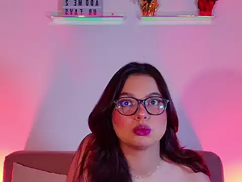 Emi26  online show from April 4, 11:47 pm