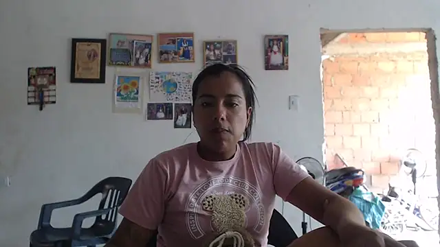 Coral0403 online show from May 28, 6:39 pm