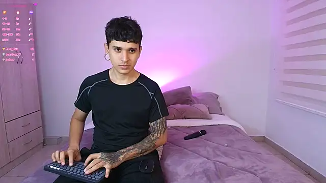 Snapshot of Sky_Intimate chatting on September 17, 2:42 am Sky Intimate online show from September 17, 2:42 am