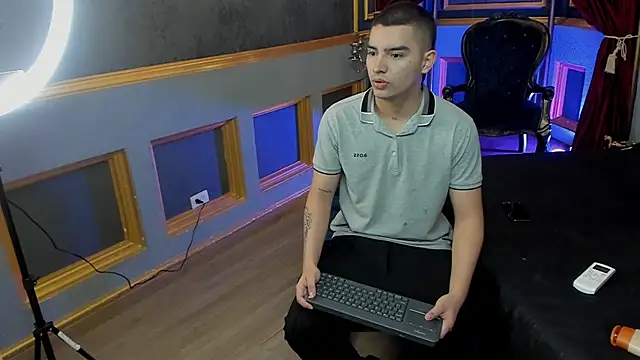 MarcoVitto online show from December 20, 12:20 pm