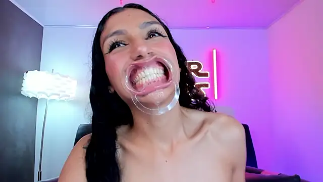 miss   evangeline online show from February 3, 6:40 am