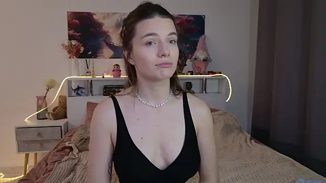 Nellie Medina online show from July 12, 6:42 pm