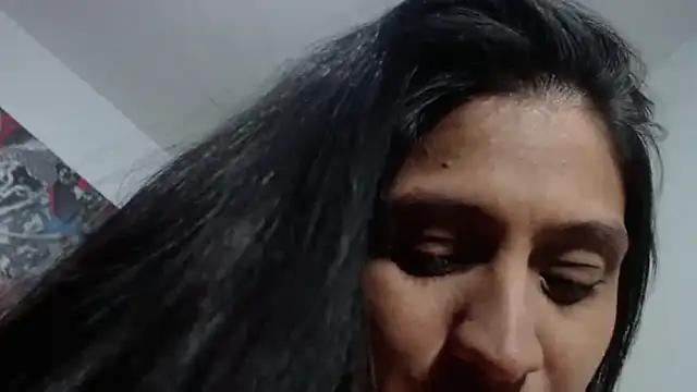 Snapshot of leyli_ass chatting on October 13, 10:23 pm leyli ass online show from October 13, 10:23 pm