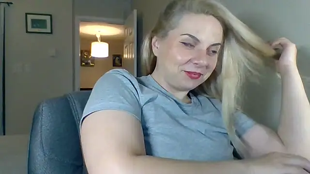 HappyIva online show from November 10, 1:33 am