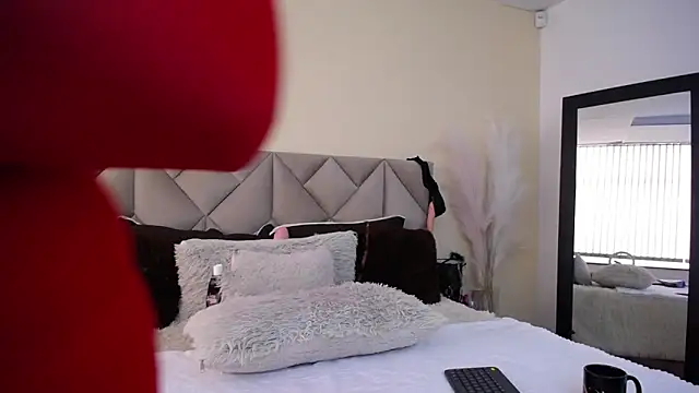 Liza Russell online show from October 9, 6:23 pm