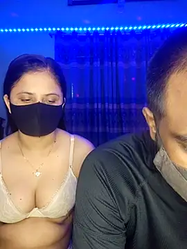 Snapshot of Younger_Couples chatting on September 9, 3:28 am Younger Couples online show from September 9, 3:28 am