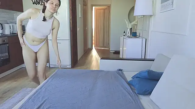 KristineEsme online show from November 17, 7:31 am