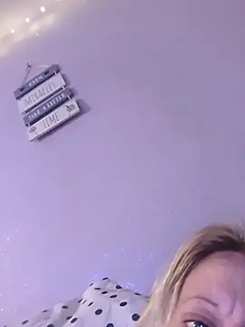 ImogenBrooke online show from October 14, 12:24 am