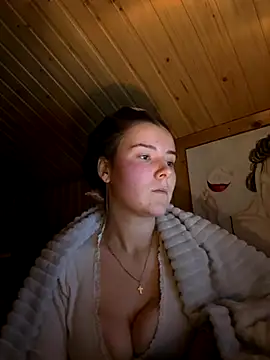 mewKate online show from December 2, 4:42 pm