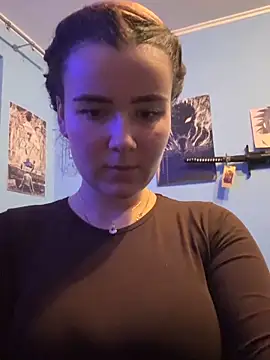 mewKate online show from December 17, 6:45 pm