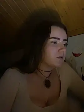 mewKate online show from May 31, 6:20 pm