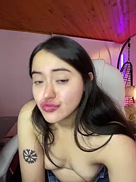 Camila pinkk online show from April 7, 1:24 pm