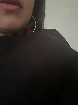 Snapshot of LuizaDiaz chatting on October 6, 8:13 pm LuizaDiaz online show from October 6, 8:13 pm